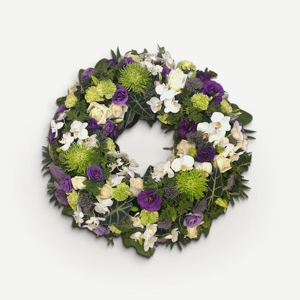 Rundpyntet krans med orkidéer